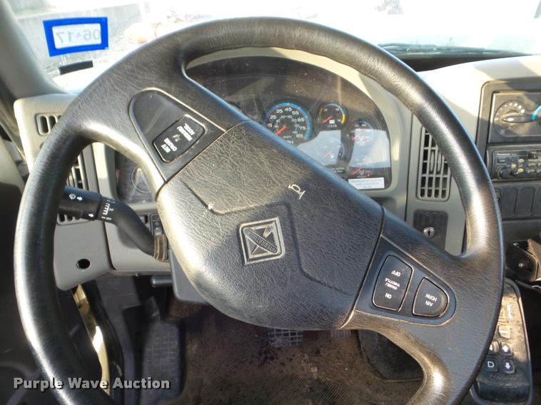 image for item DA5197 2008 International 7400 truck chassis