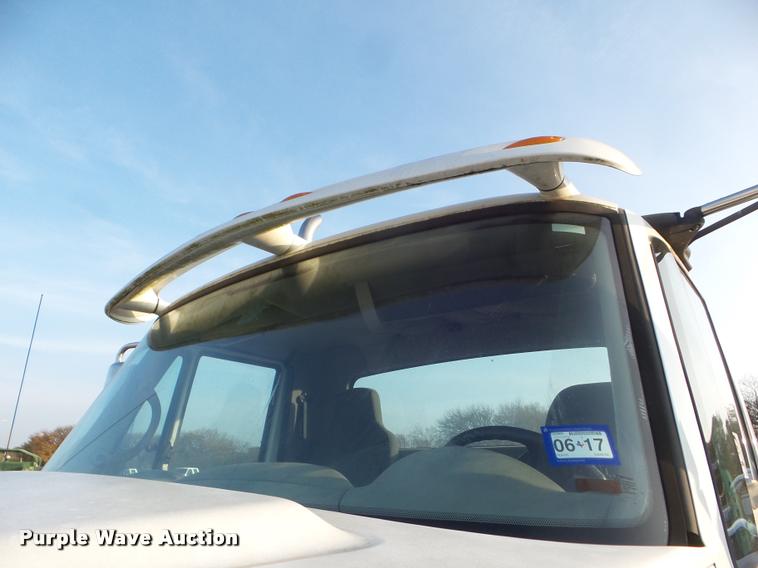 image for item DA5197 2008 International 7400 truck chassis