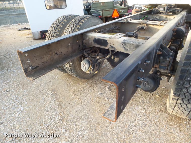 image for item DA5197 2008 International 7400 truck chassis
