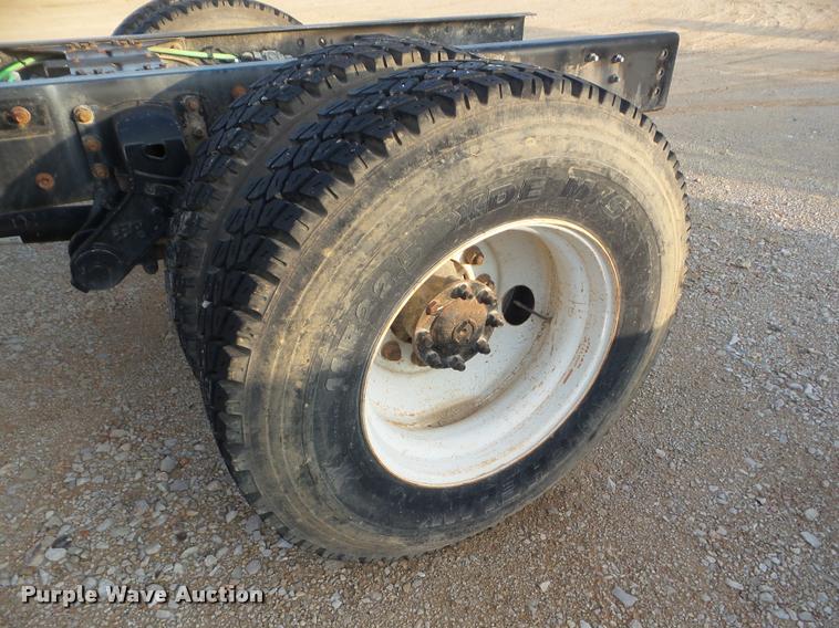 image for item DA5197 2008 International 7400 truck chassis