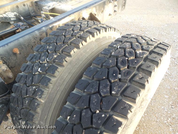 image for item DA5197 2008 International 7400 truck chassis