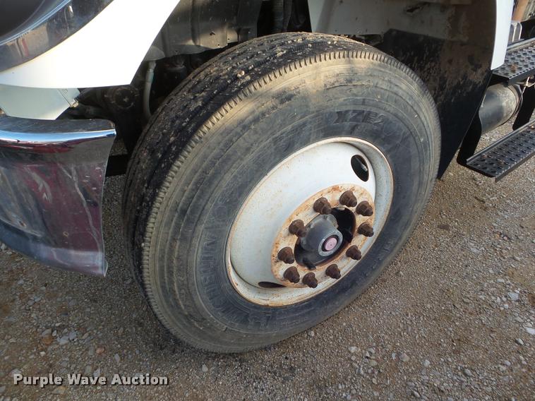 image for item DA5197 2008 International 7400 truck chassis