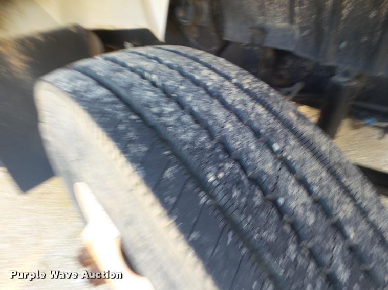 image for item DA5197 2008 International 7400 truck chassis