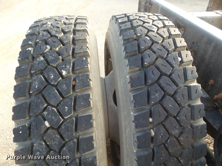 image for item DA5197 2008 International 7400 truck chassis