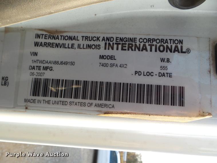 image for item DA5197 2008 International 7400 truck chassis