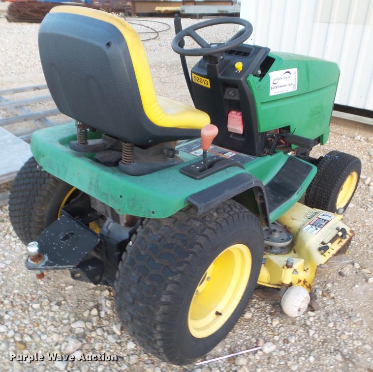 image for item DA5202 1996 John Deere GT262 lawn mower