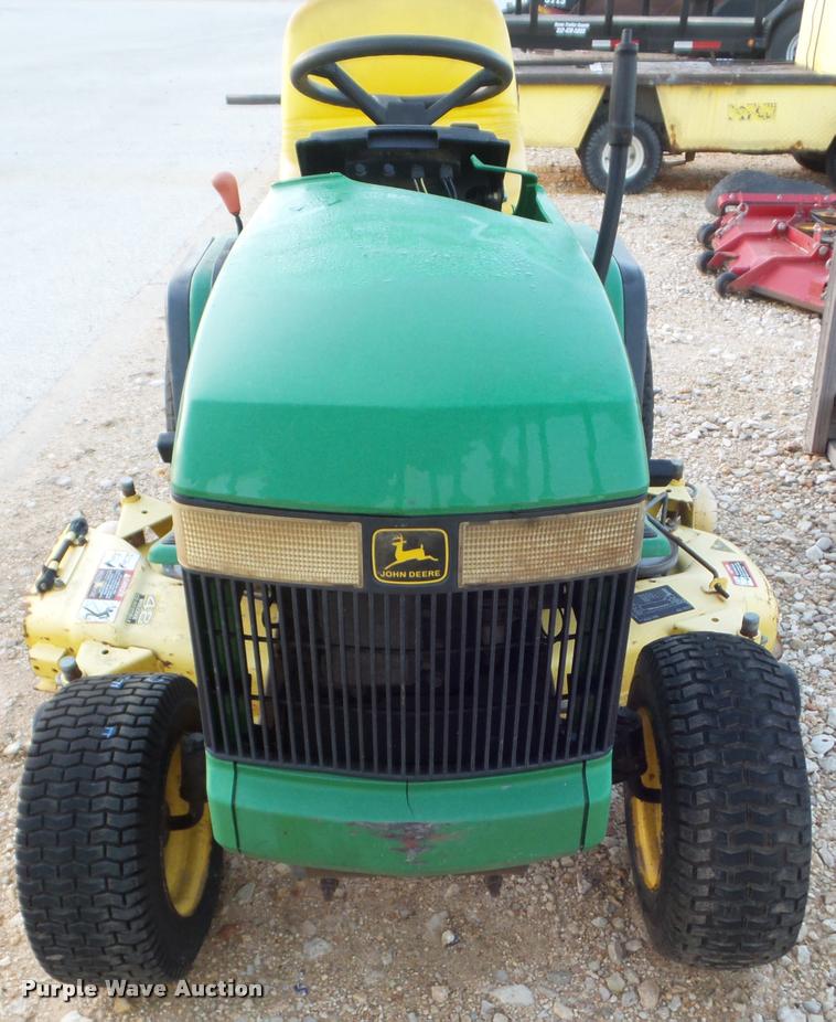 image for item DA5202 1996 John Deere GT262 lawn mower