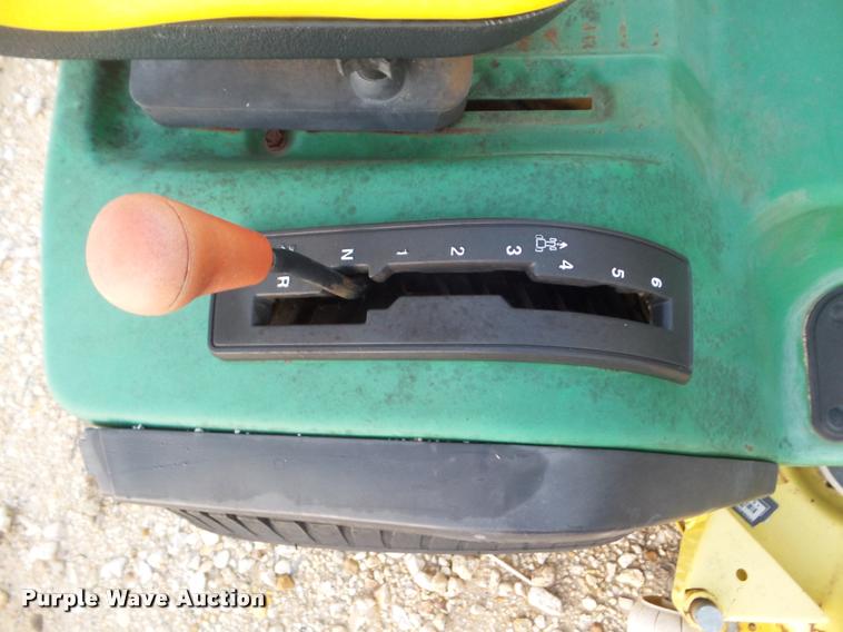 image for item DA5202 1996 John Deere GT262 lawn mower