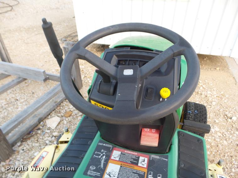 image for item DA5202 1996 John Deere GT262 lawn mower