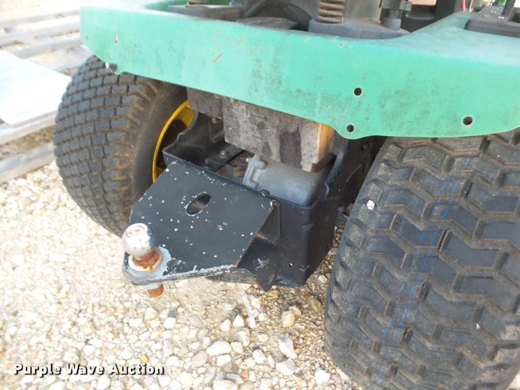 image for item DA5202 1996 John Deere GT262 lawn mower