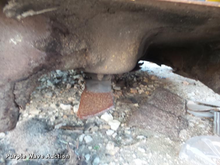 image for item DA5202 1996 John Deere GT262 lawn mower