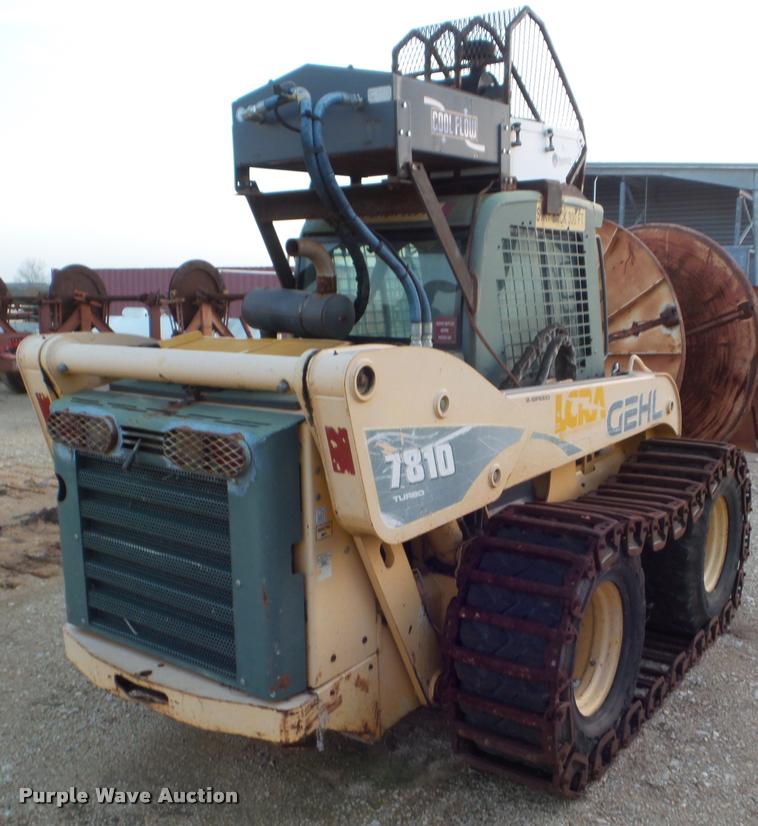 image for item DA5203 2004 Gehl SL7810 DXT skid steer