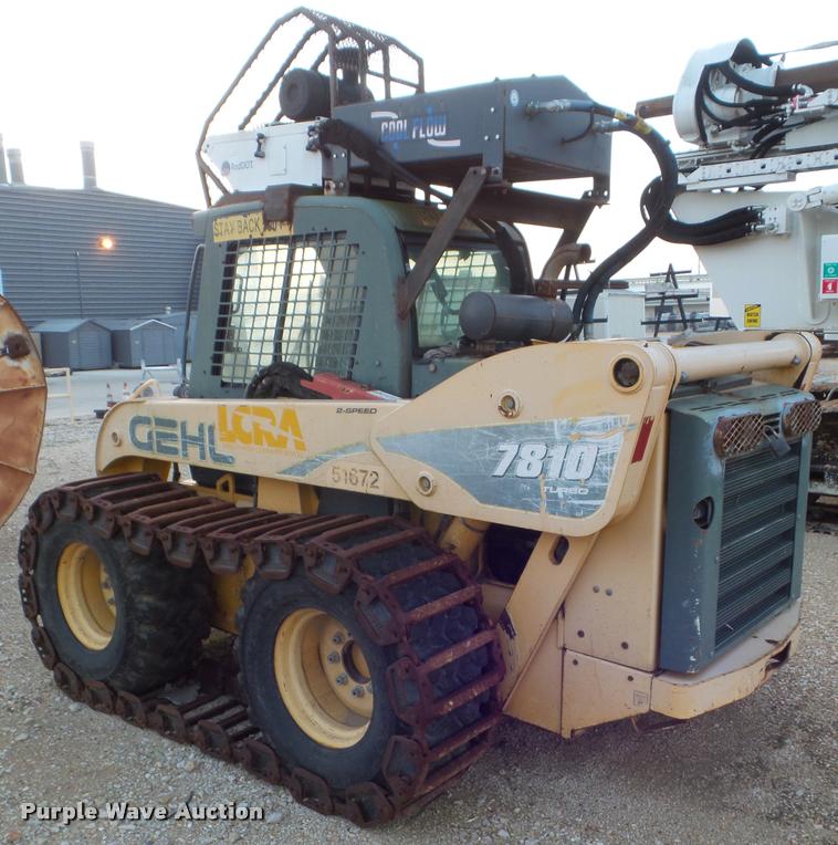 image for item DA5203 2004 Gehl SL7810 DXT skid steer