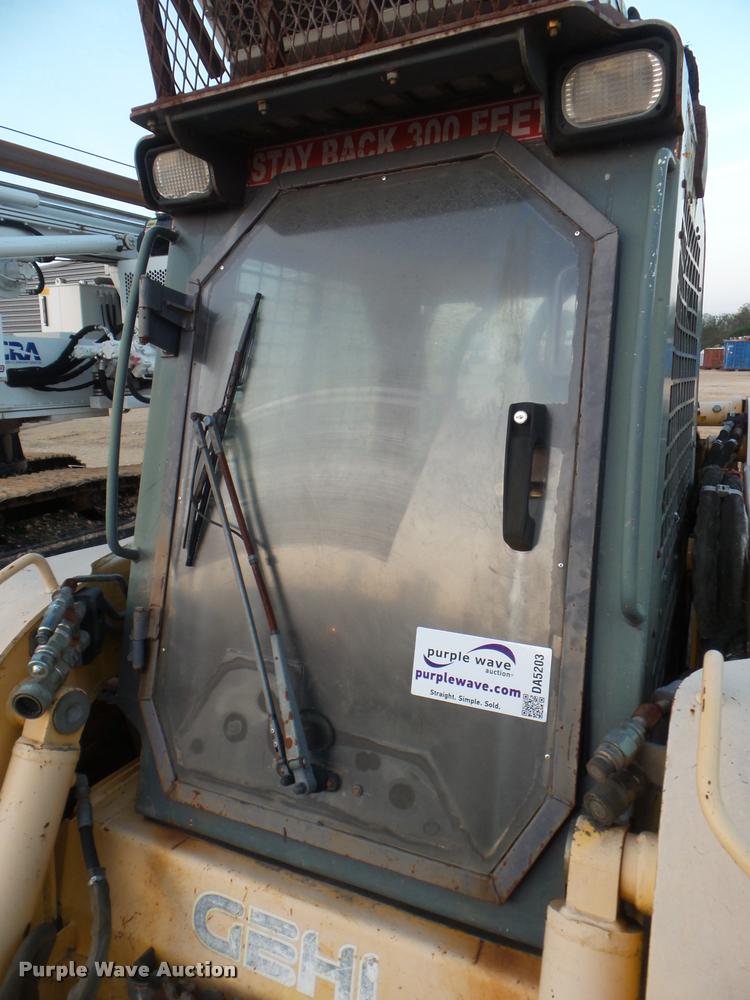 image for item DA5203 2004 Gehl SL7810 DXT skid steer
