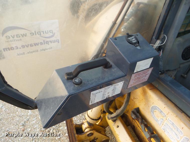 image for item DA5203 2004 Gehl SL7810 DXT skid steer