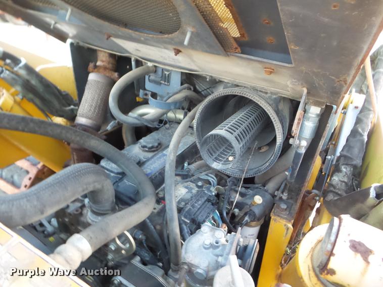 image for item DA5203 2004 Gehl SL7810 DXT skid steer