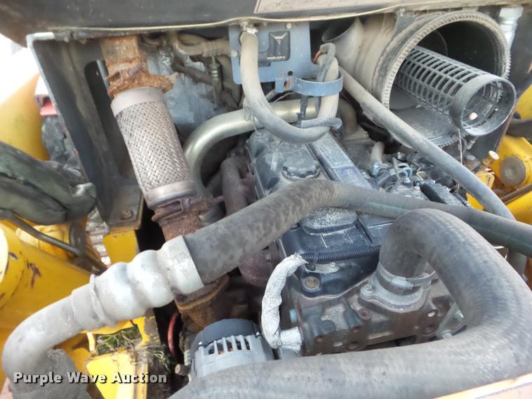 image for item DA5203 2004 Gehl SL7810 DXT skid steer