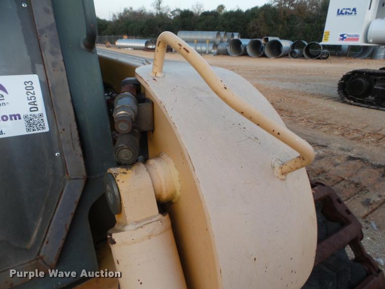 image for item DA5203 2004 Gehl SL7810 DXT skid steer