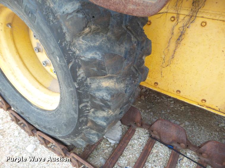 image for item DA5203 2004 Gehl SL7810 DXT skid steer