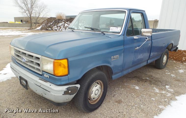 image for item DA5216 1989 Ford F150 pickup truck