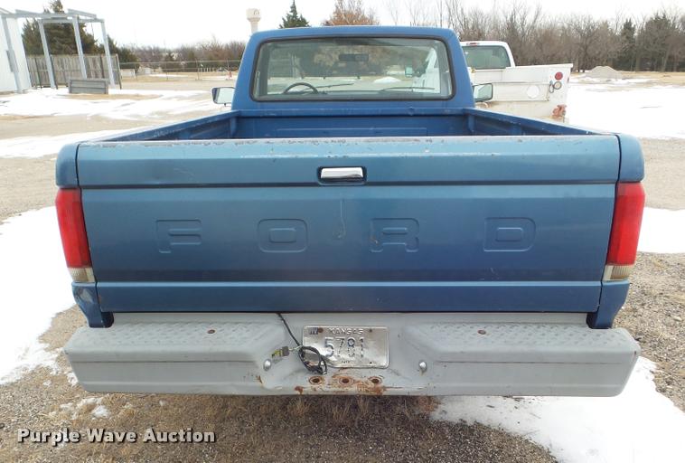 image for item DA5216 1989 Ford F150 pickup truck