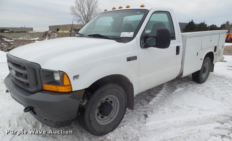 image for item DA5217 2001 Ford F350 Super Duty utility truck