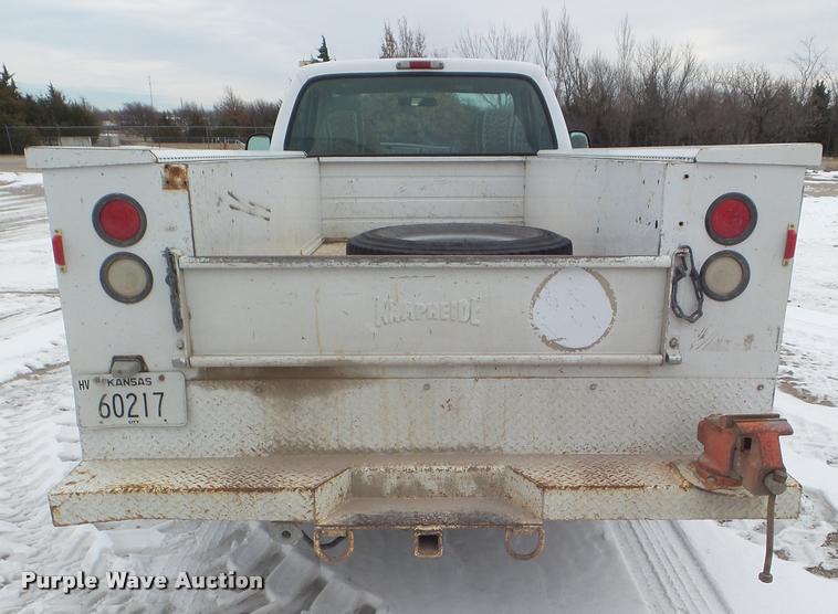 image for item DA5217 2001 Ford F350 Super Duty utility truck