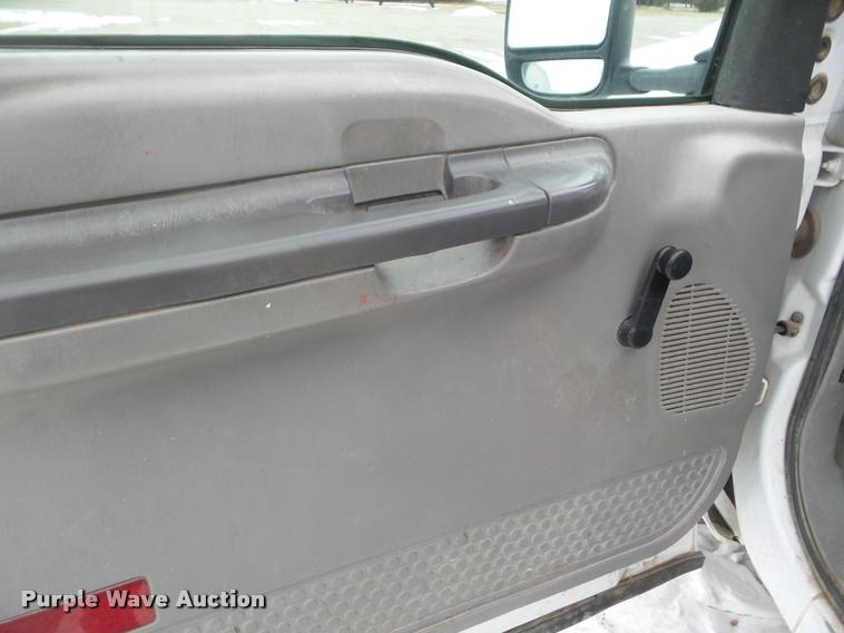 image for item DA5217 2001 Ford F350 Super Duty utility truck