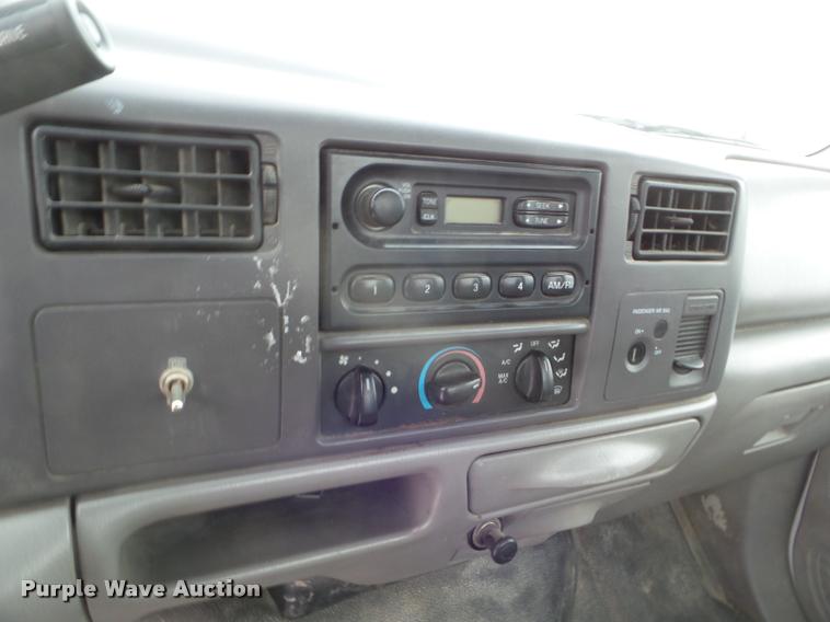 image for item DA5217 2001 Ford F350 Super Duty utility truck