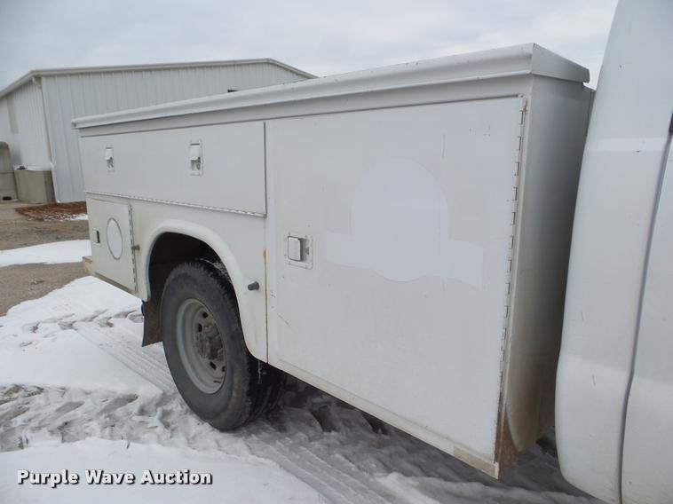 image for item DA5217 2001 Ford F350 Super Duty utility truck