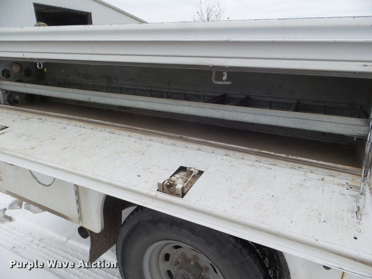 image for item DA5217 2001 Ford F350 Super Duty utility truck