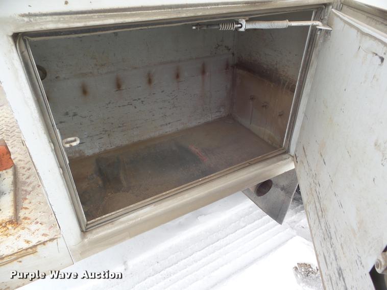 image for item DA5217 2001 Ford F350 Super Duty utility truck