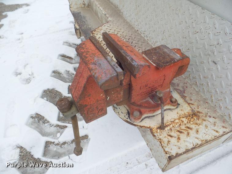 image for item DA5217 2001 Ford F350 Super Duty utility truck