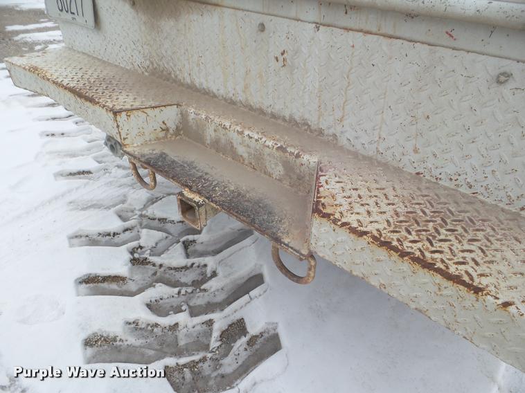 image for item DA5217 2001 Ford F350 Super Duty utility truck