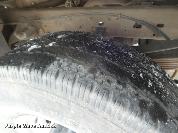 image for item DA5217 2001 Ford F350 Super Duty utility truck