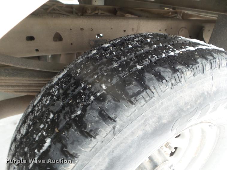 image for item DA5217 2001 Ford F350 Super Duty utility truck