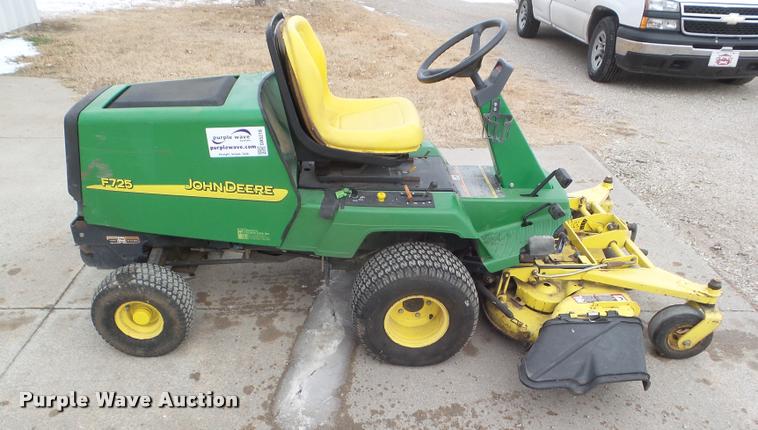 image for item DA5218 John Deere F725 lawn mower
