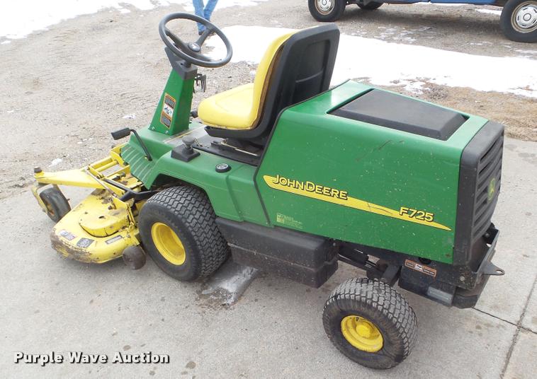 image for item DA5218 John Deere F725 lawn mower