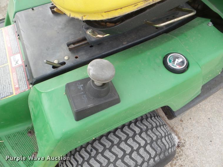 image for item DA5218 John Deere F725 lawn mower