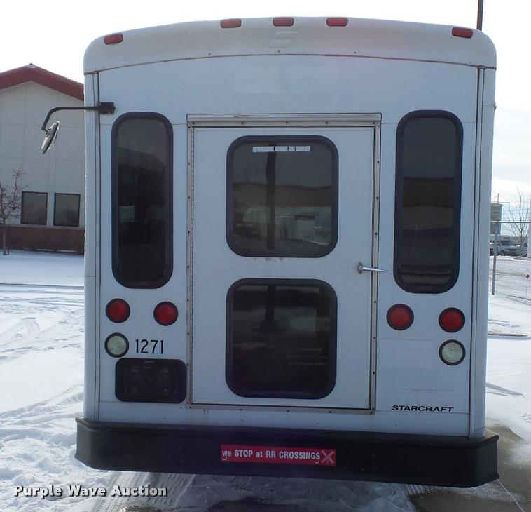 image for item DA5788 2005 Ford E350 Super Duty bus