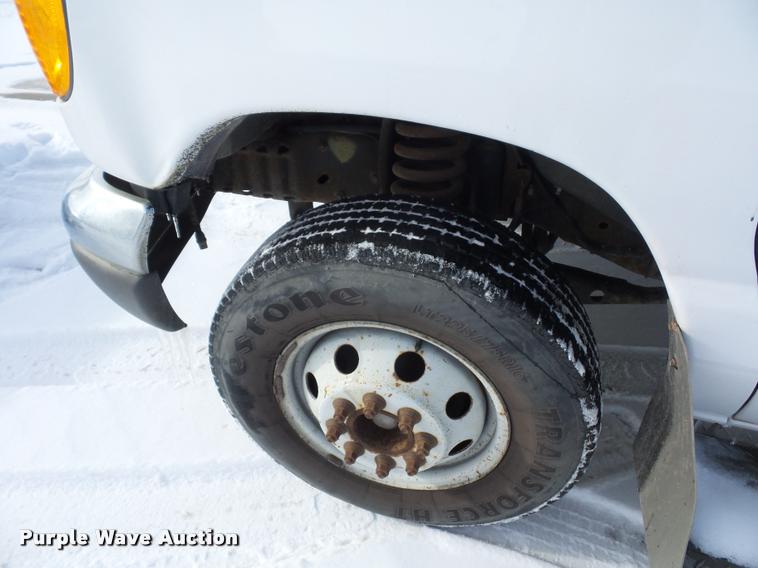 image for item DA5788 2005 Ford E350 Super Duty bus