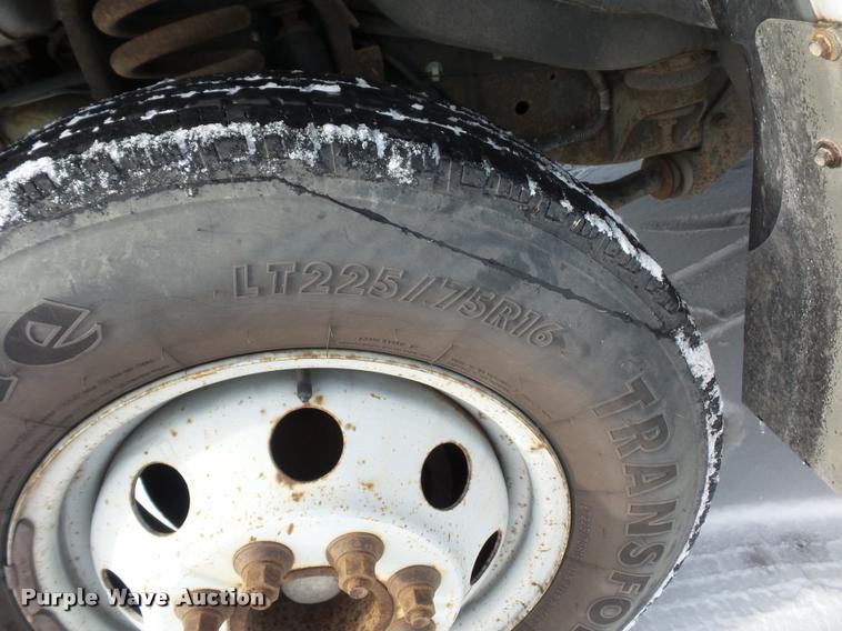 image for item DA5788 2005 Ford E350 Super Duty bus