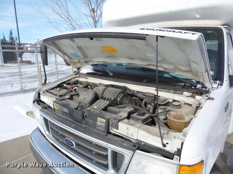 image for item DA5788 2005 Ford E350 Super Duty bus