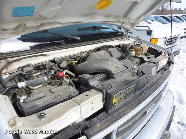 image for item DA5788 2005 Ford E350 Super Duty bus