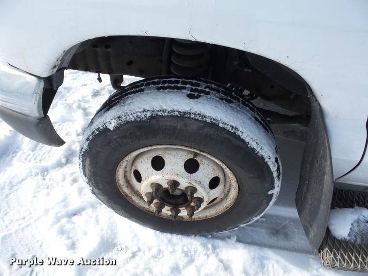 image for item DA5789 2006 Ford E350 Super Duty bus