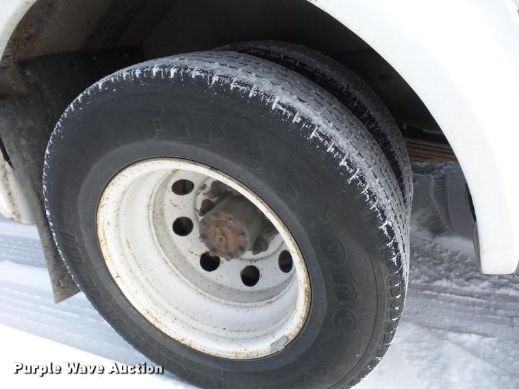 image for item DA5789 2006 Ford E350 Super Duty bus