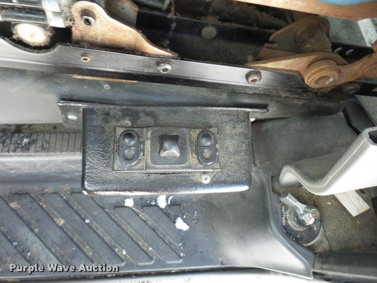 image for item DA5789 2006 Ford E350 Super Duty bus