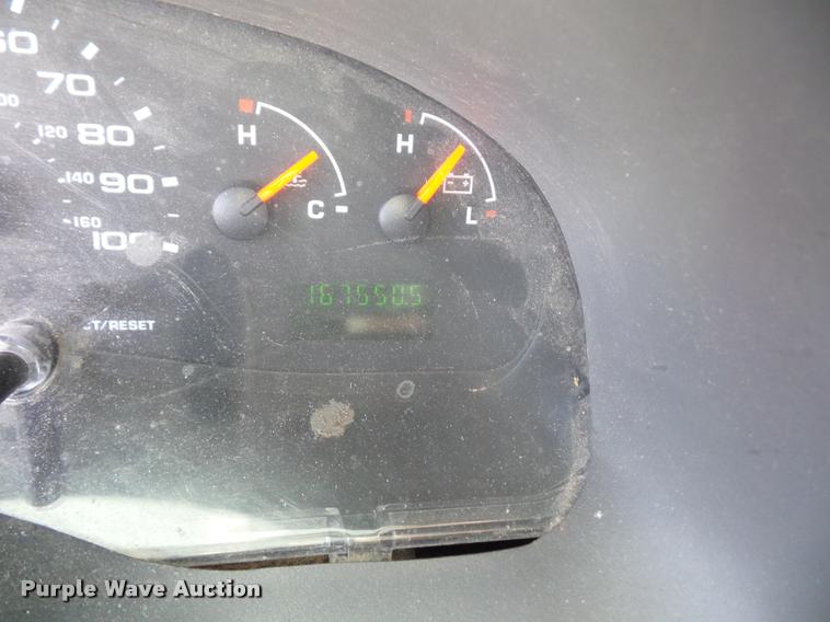 image for item DA5789 2006 Ford E350 Super Duty bus