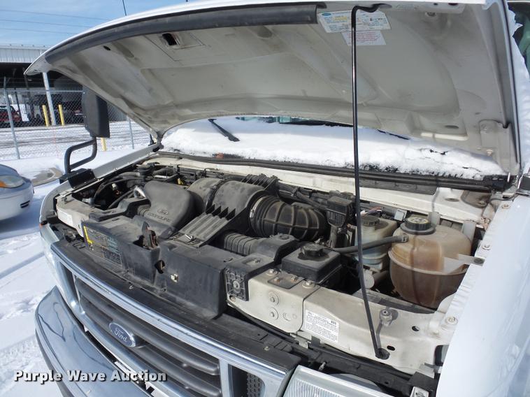 image for item DA5789 2006 Ford E350 Super Duty bus