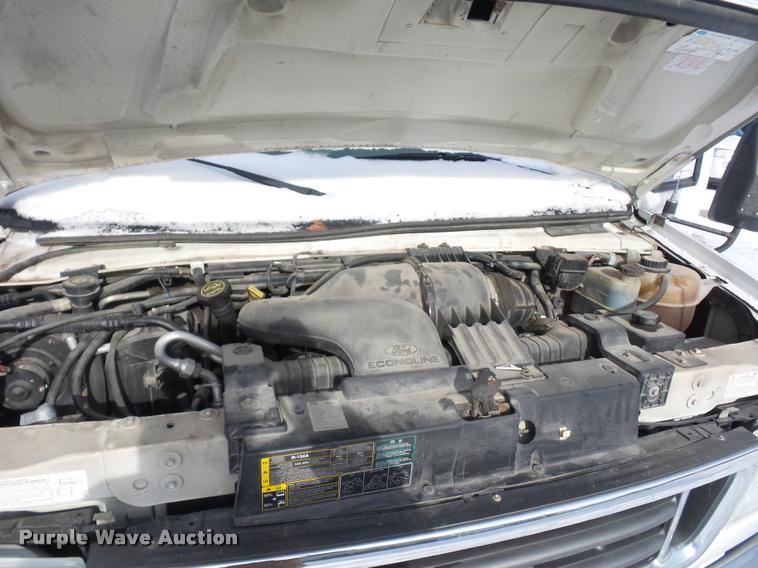 image for item DA5789 2006 Ford E350 Super Duty bus